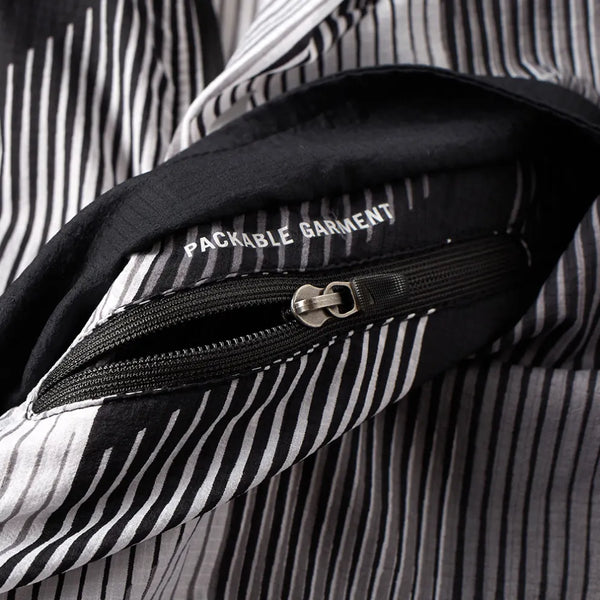 NIKE IMPOSSIBLY LIGHT JACKET 'BLACK WHITE'