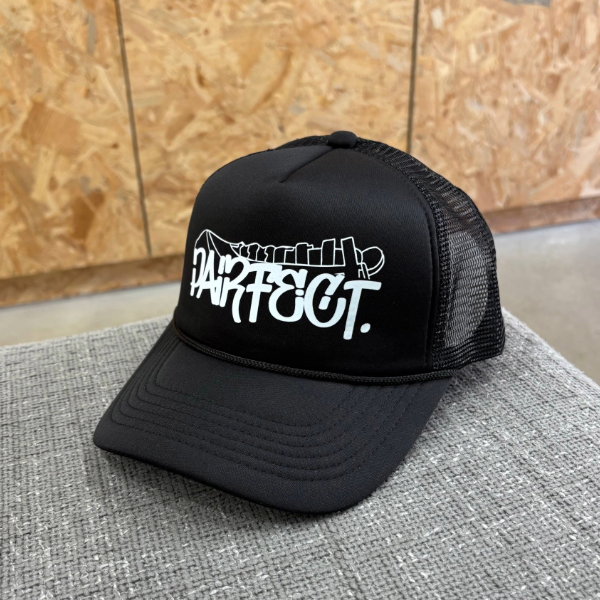 PAIRFECT BLACK/WHITE GRAFF CAP